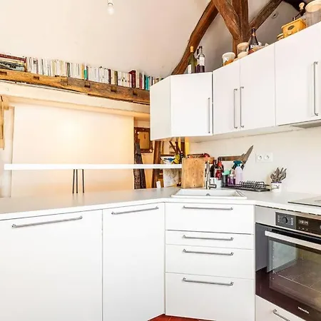Daire Guestready - Rustic Serenity Near Louvre Museum